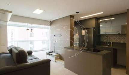 Apartamento á venda em Aclimação com 2 vagas de garagem!