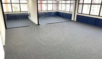CONJUNTO COMERCIAL  NA REGIÃO DO BROOKLIN