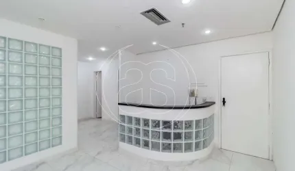 CONJUNTO COMERCIAL NA REGIÃO DE MOEMA
