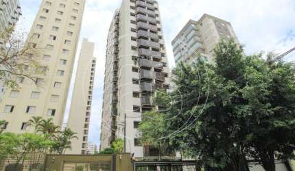 APARTAMENTO NA REGIÃO DE MOEMA