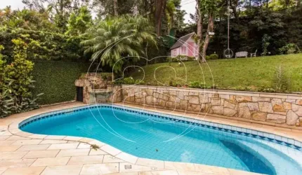 Casa de condomínio para venda no Alto da Boa Vista com 4 suítes e belíssima área gramada.