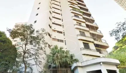 APARTAMENTO NO CAMPO BELO 4 DORMITÓRIOS - 220m²
