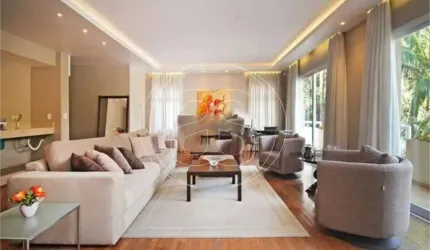 CASA MARAVILHOSA COM PISCINA E QUADRA DE TENNIS NO ALTO DA BOA VISTA