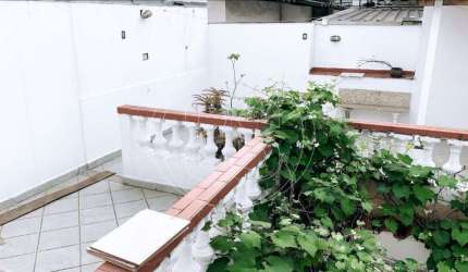 Casa com 5 Quartos e 4 banheiros à Venda, 138 m² por R$ 1.350.000