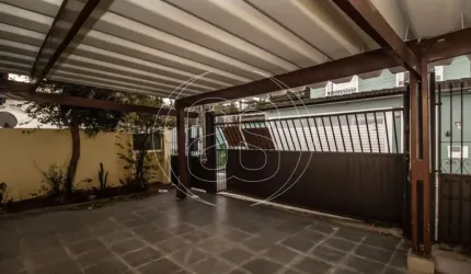 Casa Térrea com Edícula