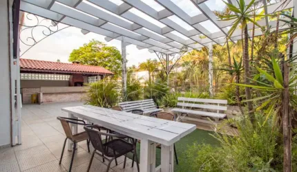 Casa de 233m² com 5 quartos à venda Vila Nova Caledônia