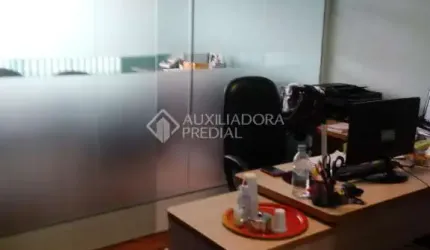 Prédio à venda na Avenida Baltazar de Oliveira Garcia, 4786, Rubem Berta, Porto Alegre, 700 m2 por R$ 999.900