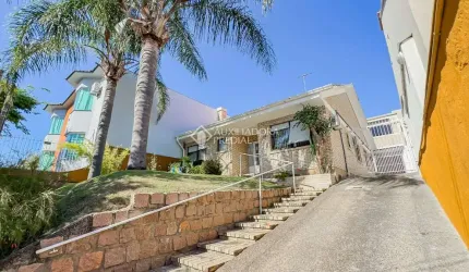 Casa com 4 quartos à venda na Rua Doutor Galdino Nunes Vieira, 306, Jardim Itu Sabará, Porto Alegre, 153 m2 por R$ 990.000