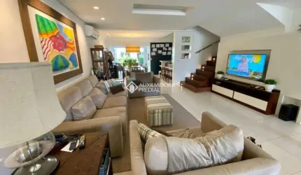 Casa em condomínio fechado com 4 quartos à venda na Avenida Paraguassu, 725, Centro, Xangri-Lá, 220 m2 por R$ 2.250.000