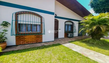 Casa com 3 quartos à venda na Rua Congo, 110, Vila Ipiranga, Porto Alegre, 187 m2 por R$ 1.100.000