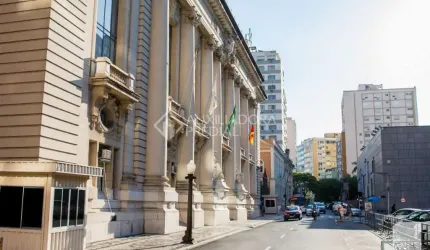 Apartamento com 2 quartos à venda na Rua Duque de Caxias, 798, Centro Histórico, Porto Alegre, 67 m2 por R$ 245.000