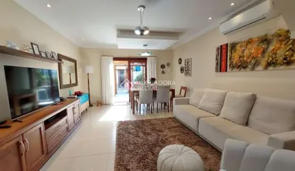 Casa com 3 quartos à venda na Rua Moacyr Godoy Ilha, 202, Espírito Santo, Porto Alegre, 360 m2 por R$ 890.000