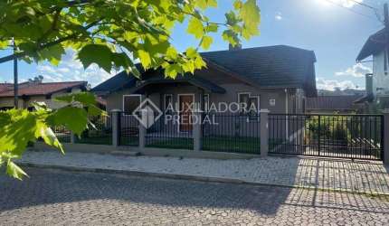 Casa com 3 quartos à venda na Rua Visconde De Mauá, 1016, Centro, Canela, 288 m2 por R$ 1.750.000