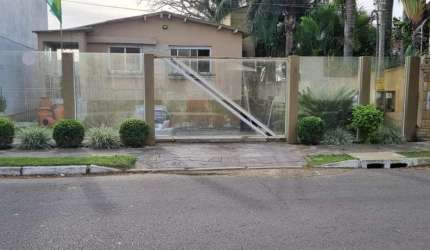 Casa com 2 quartos à venda na Rua Mem de Sá, 550, Nossa Senhora das Graças, Canoas, 166 m2 por R$ 650.000