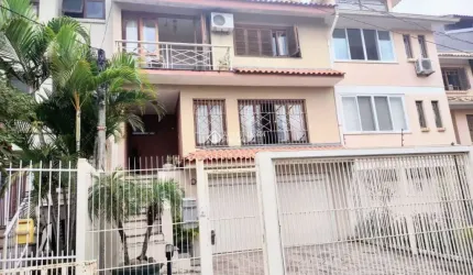 Casa com 3 quartos à venda na Rua Professora Thereza Noronha, 35, Espírito Santo, Porto Alegre, 230 m2 por R$ 850.000