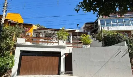 Casa com 3 quartos à venda na Rua Teixeira de Carvalho, 215, Medianeira, Porto Alegre, 181 m2 por R$ 940.000