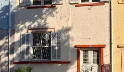 Casa com 3 quartos à venda na Rua Dom João VI, 233, Medianeira, Porto Alegre, 150 m2 por R$ 285.000