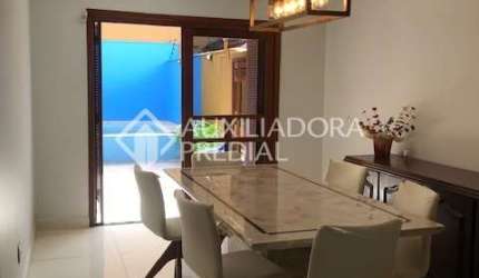 Casa com 4 quartos à venda na Rua Coronel Jaime da Costa Pereira, 340, Partenon, Porto Alegre, 307 m2 por R$ 1.090.000