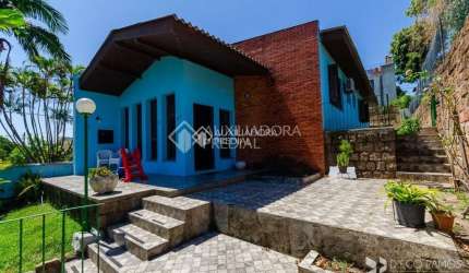 Casa com 3 quartos à venda na Rua Osmar Meletti, 82, Espírito Santo, Porto Alegre, 118 m2 por R$ 420.000