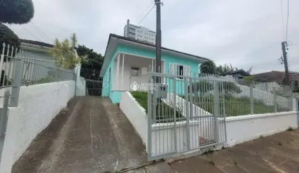 Casa com 3 quartos à venda na Rua Pedro Lerbach, 818, Centro, Esteio, 726 m2 por R$ 609.999