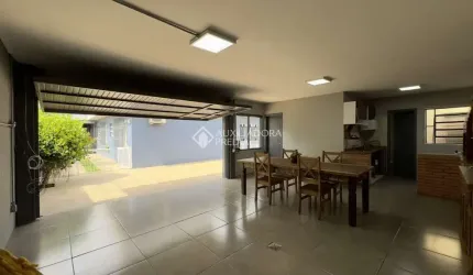 Casa com 4 quartos à venda na Rua Doutor Ney de Almeida Brito, 105, Jardim Lindóia, Porto Alegre, 241 m2 por R$ 1.120.000