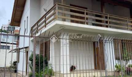 Casa com 3 quartos à venda na Rua Miracema, 449, Chácara das Pedras, Porto Alegre, 235 m2 por R$ 950.000