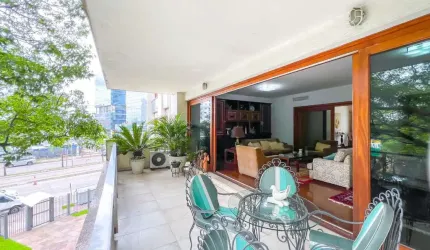 Apartamento com 3 quartos à venda na Avenida Carlos Gomes, 1111, Auxiliadora, Porto Alegre, 258 m2 por R$ 1.550.000