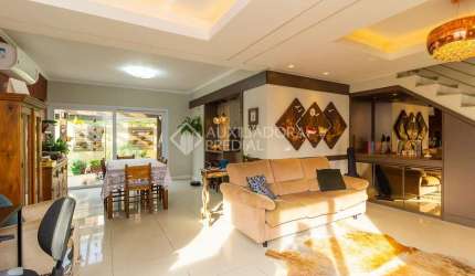 Casa em condomínio fechado com 3 quartos à venda na Rua Carlos Eduardo de Sá, 90, Hípica, Porto Alegre, 241 m2 por R$ 830.000