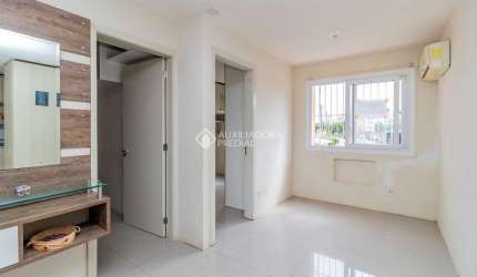 Apartamento com 2 quartos à venda na Rua Soely Nunes Rosa, 115, Restinga, Porto Alegre, 47 m2 por R$ 192.000