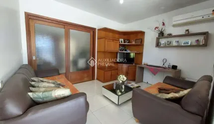 Casa com 3 quartos à venda na Rua Alfredo Ebert, 460, Petrópolis, Novo Hamburgo, 196 m2 por R$ 540.000