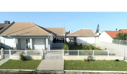 Casa com 4 quartos à venda na Porto Alegre, 443, Praia Paraíso, Torres, 280 m2 por R$ 1.282.500
