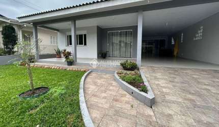 Casa com 3 quartos à venda na Rua Osvaldo Aranha, 601, Floresta, Estância Velha, 190 m2 por R$ 560.000