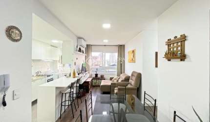 Apartamento com 3 quartos à venda na Rua Jerônymo Zelmanovitz, 100, São Sebastião, Porto Alegre, 67 m2 por R$ 644.000