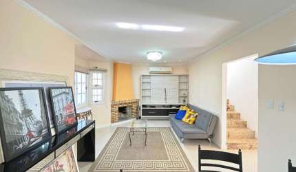Casa com 3 quartos à venda na Avenida José Corrêa da Silva, 458, Cavalhada, Porto Alegre, 119 m2 por R$ 690.000