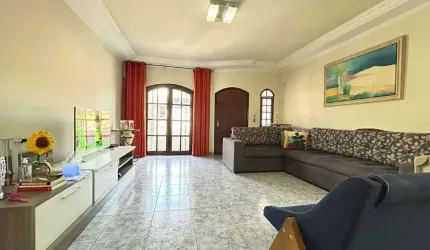 Sobrado 4 dormitórios sendo 1 suíte – R$ 850.000,00