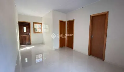 Casa com 2 quartos à venda na Avenida Albino Timm, 1340, Feitoria, São Leopoldo, 40 m2 por R$ 240.000