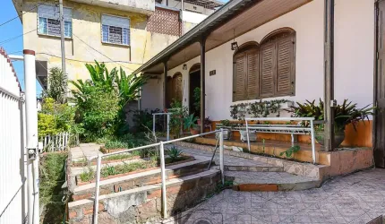 Casa com 3 quartos à venda na Avenida João XXIII, 512, São Sebastião, Porto Alegre, 185 m2 por R$ 980.000