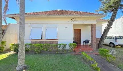 Casa com 4 quartos à venda na Rua Vicente Failace, 336, Tristeza, Porto Alegre, 180 m2 por R$ 1.480.000
