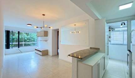 Apartamento com 2 quartos à venda na Rua Wilson Adnislen Freitas de Paiva, 41, Cavalhada, Porto Alegre, 56 m2 por R$ 310.000