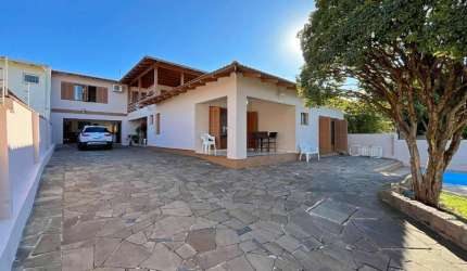 Casa com 4 quartos à venda na Rua Atílio Supertti, 623, Vila Nova, Porto Alegre, 400 m2 por R$ 970.000