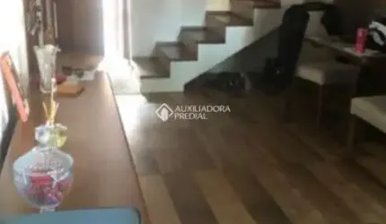 Casa em condomínio fechado com 3 quartos à venda na Avenida Orleaes, 105, Guarujá, Porto Alegre, 196 m2 por R$ 470.000