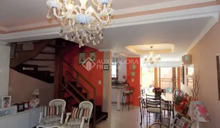 Casa em condomínio fechado com 2 quartos à venda na Avenida Edgar Pires de Castro, 1286, Hípica, Porto Alegre, 212 m2 por R$ 505.000