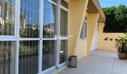 Casa com 4 quartos à venda na Rua Graciliano Ramos, 54, Agronômica, Florianópolis, 310 m2 por R$ 1.700.000