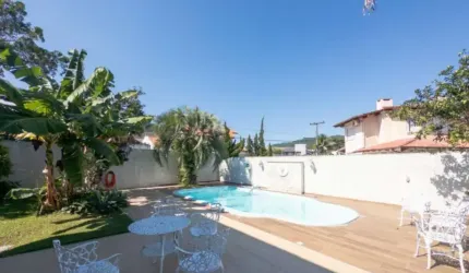 Casa com 4 quartos à venda na Rua Brejaúna, 71, Itacorubi, Florianópolis, 320 m2 por R$ 4.240.000
