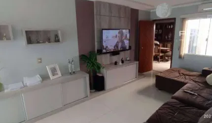 Casa com 4 dormitórios à venda, 235 m² por R$ 1.200.000,00 - Canadá - Cascavel/PR