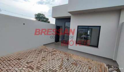 Vendo casa próximo Havan Muffato e estádio localizado no Esmeralda com suíte e