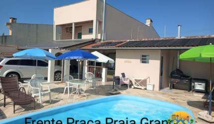 Casa Duplex de Alto Padrão à Venda na Quadra Mar em Matinhos por R$ 2.200.000,00!