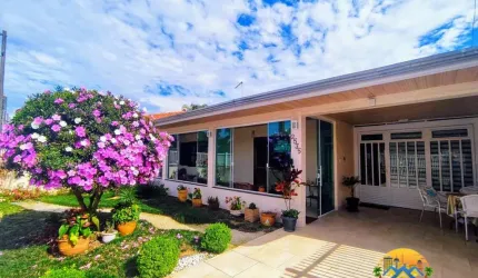 Casa à Venda em Matinhos Balneário Riviera - Frente Avenida Paranaguá a poucos Passos Mar - R$599.000,00