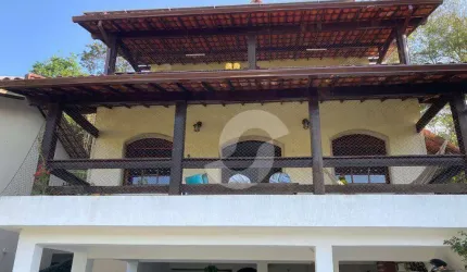 Casa com 4 dormitórios à venda, 369 m² por R$ 890.000,00 - Mata Paca - Niterói/RJ