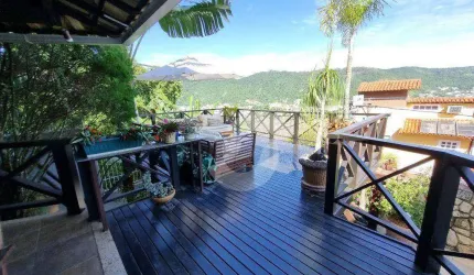 Linda casa com 5 quartos com 3 suítes com vista mar